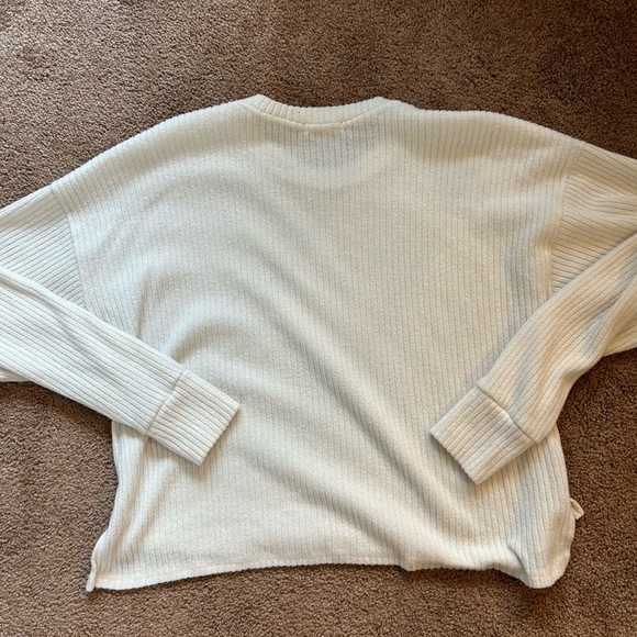 Mod Ref Cream Long Sleeve Top - Picture 5 of 6
